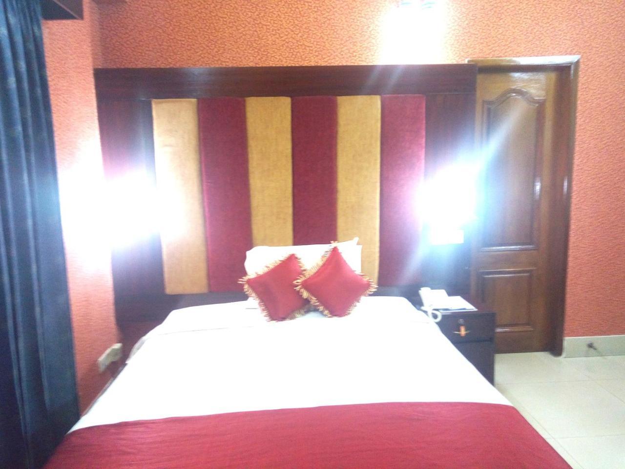 Hotel Lake View Plaza Dhaka Zewnętrze zdjęcie