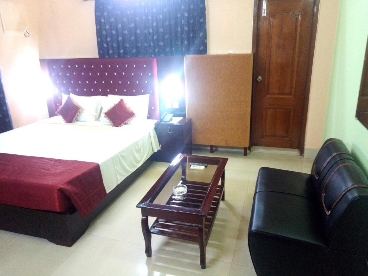 Hotel Lake View Plaza Dhaka Zewnętrze zdjęcie