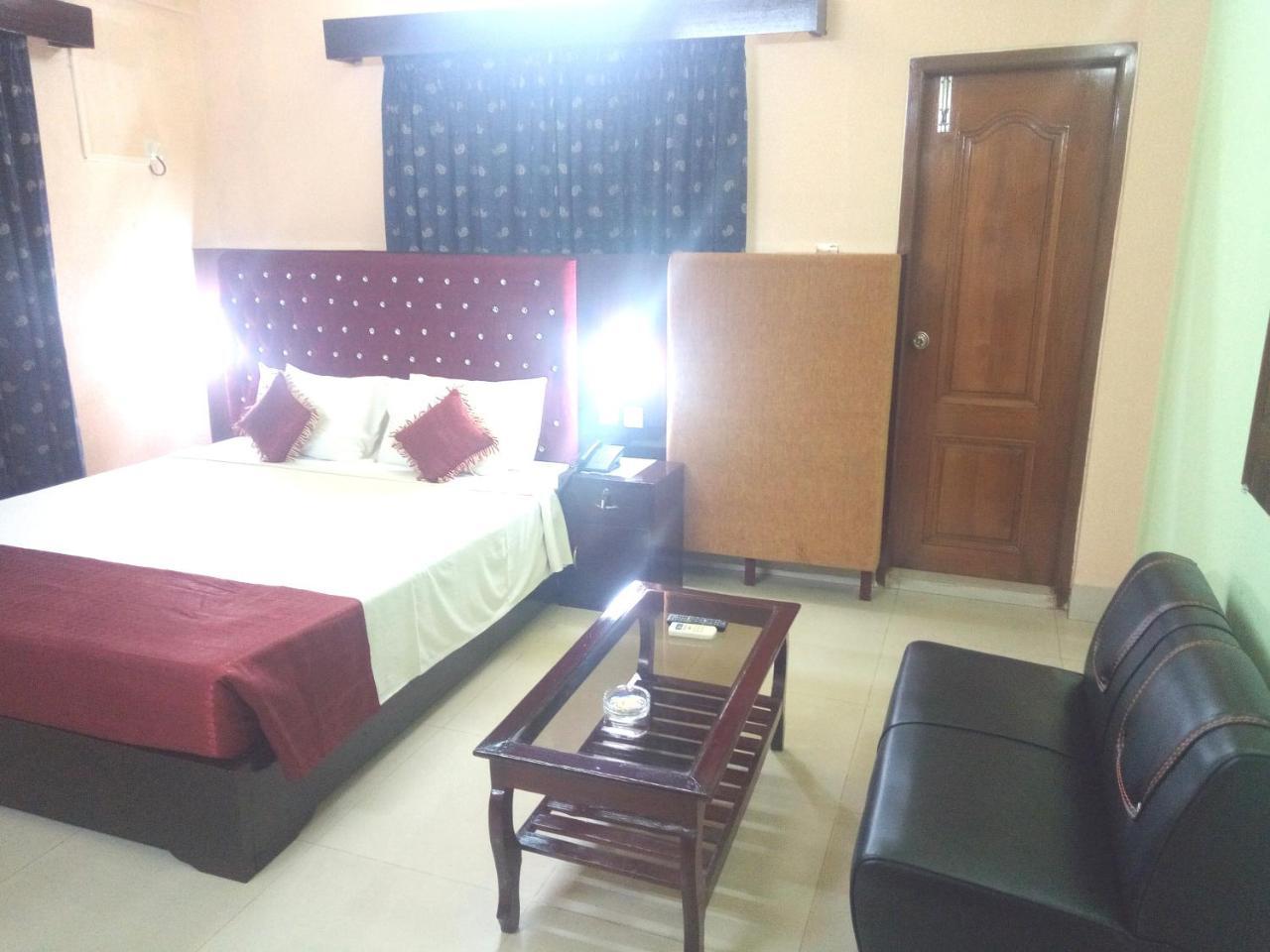 Hotel Lake View Plaza Dhaka Zewnętrze zdjęcie